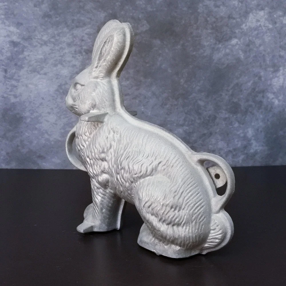 Vintage Large Rabbit Bunny Metal Chocolate Cake Mold